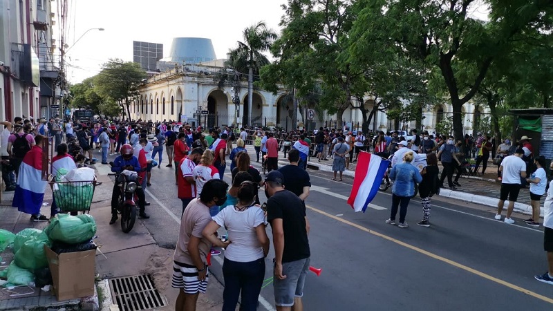 Protesta ciudadana por falta de medicamentos e insumos – Agenda Paraguay