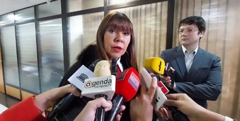 Celeste Amarilla niega relación y espera que “Nenecho” le pida